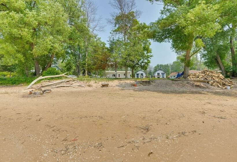Modern Lake Ontario Escape W/ Beach Access!