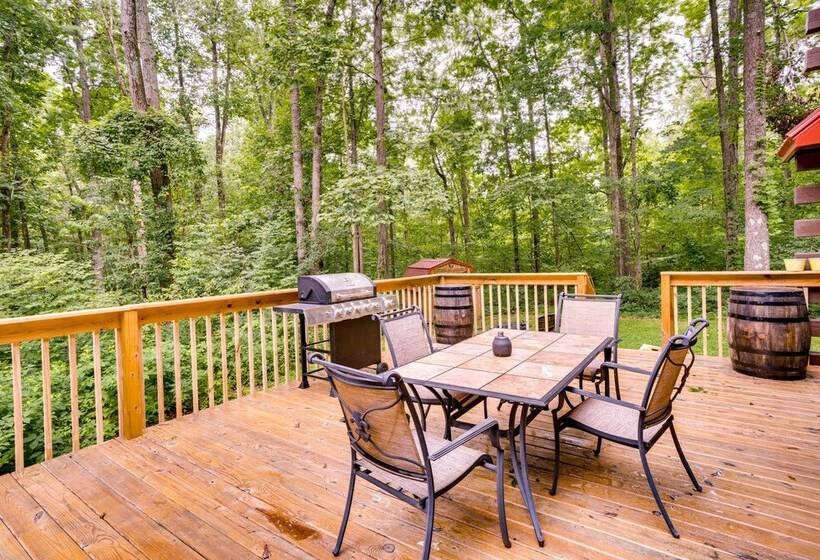 Orleans Retreat W/ Private Hot Tub & Fireplace!