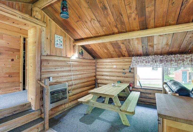 Peaceful Lakefront Cabin Getaway: Dock, Fire Pit!