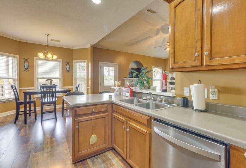 Pet Friendly Moundville Home W/ Fenced Backyard!