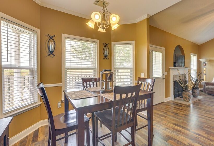 Pet Friendly Moundville Home W/ Fenced Backyard!