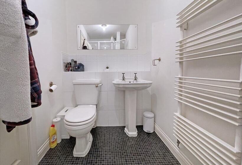 اقامتگاه The Stables Cottage Inn