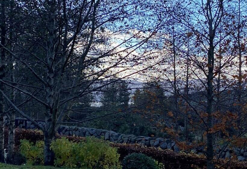 منتجع Rostrevor Valley Holiday Park  En Suite Rooms With Hot Tub And Private Car Service