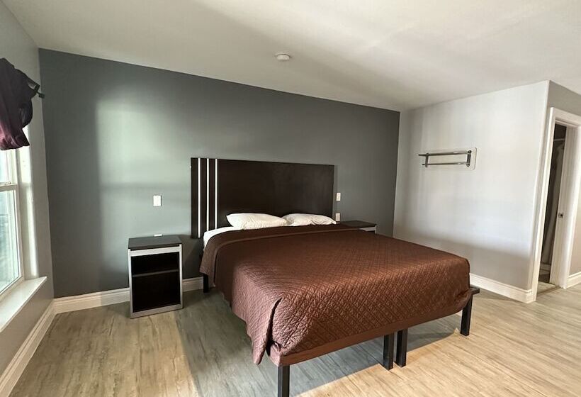 Village Inn Motel