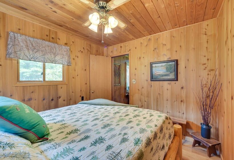 Grill & Fire Pit: Waterfront Cameron Retreat!