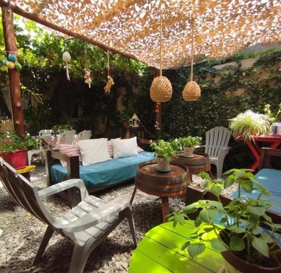 هاستل La Morada Hostal