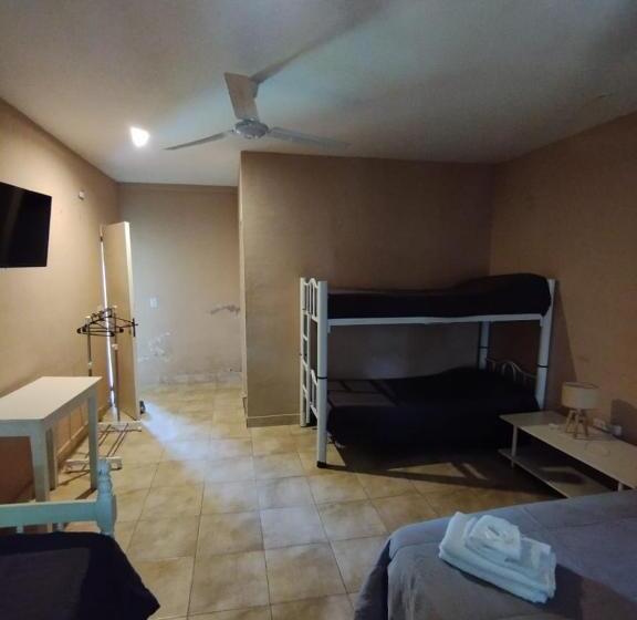 هاستل La Morada Hostal