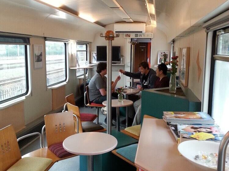 مسافرخانه Train Lodge Amsterdam