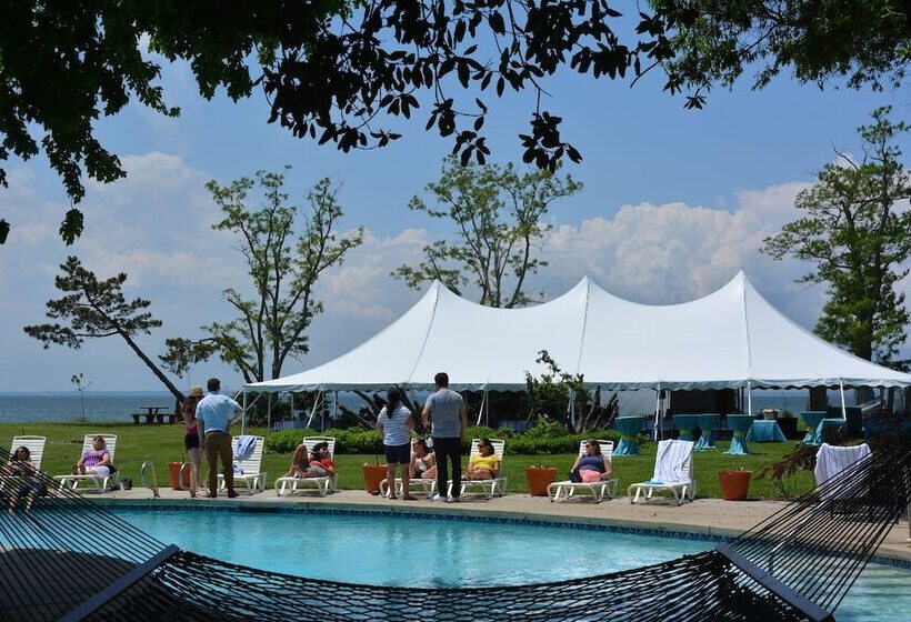 ホテル Black Walnut Point Inn