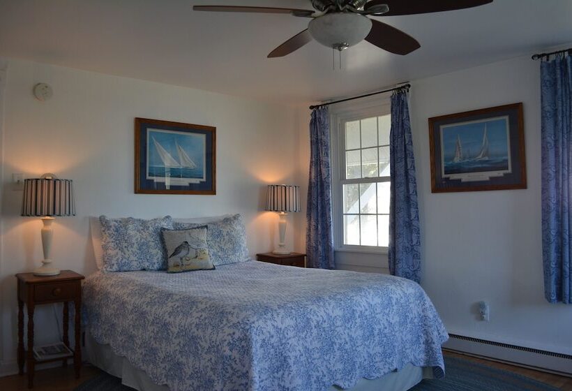 ホテル Black Walnut Point Inn