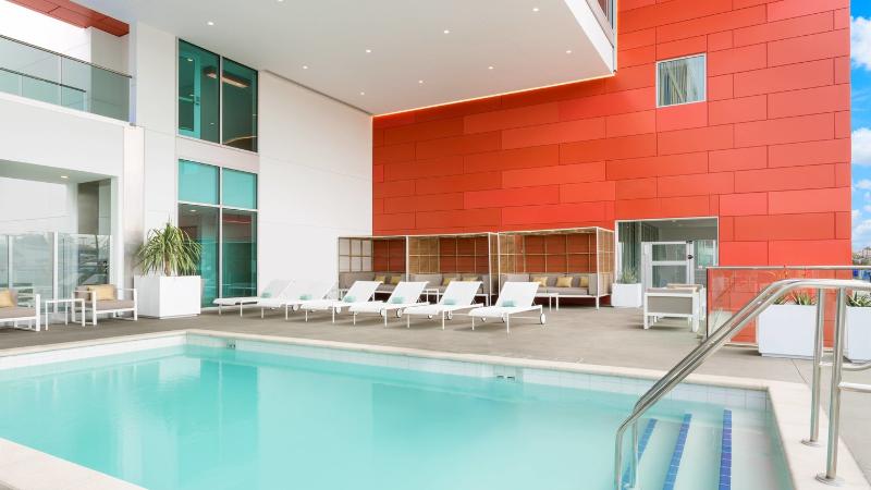هتل Courtyard By Marriott Santa Monica