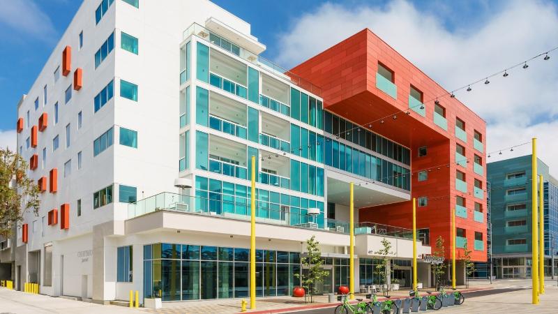 هتل Courtyard By Marriott Santa Monica