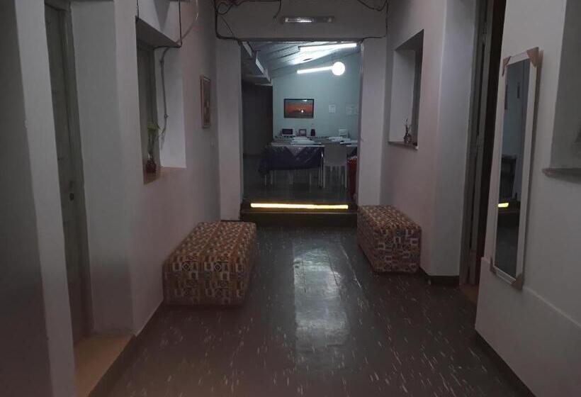 هتل Hostal Amalaya