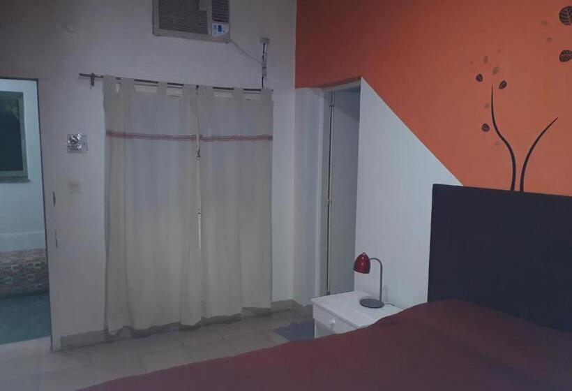 هتل Hostal Amalaya