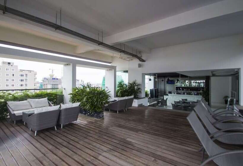 هتل Naki Suites @ Silvertown
