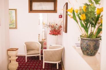 Quari Hotel Restaurant & Pizza