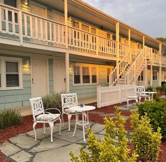 هتل The Escape Inn