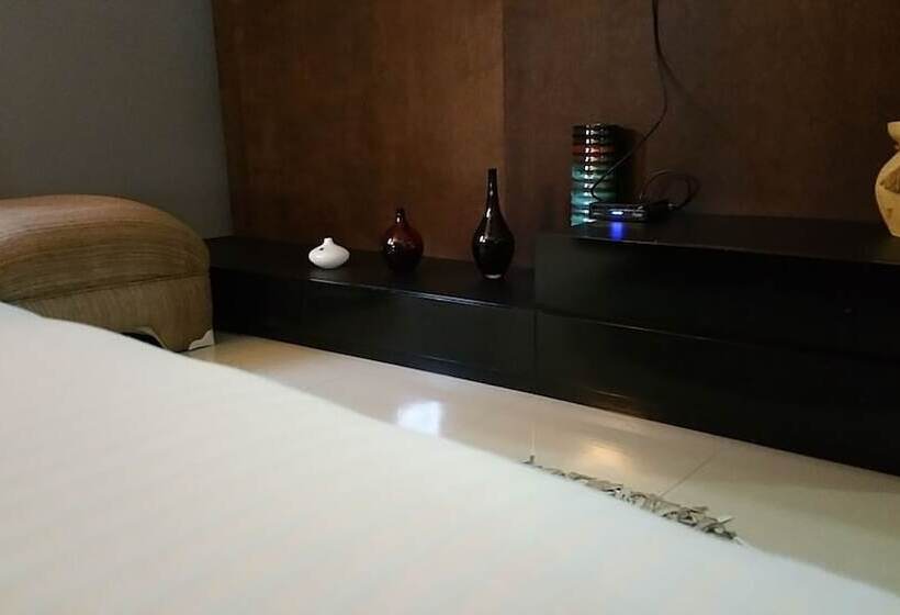 Modern London Decor Guest Apartments