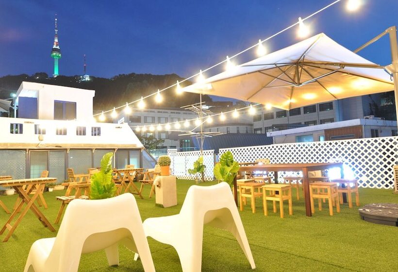 پانسیون Myeongdong Rooftop Hostel