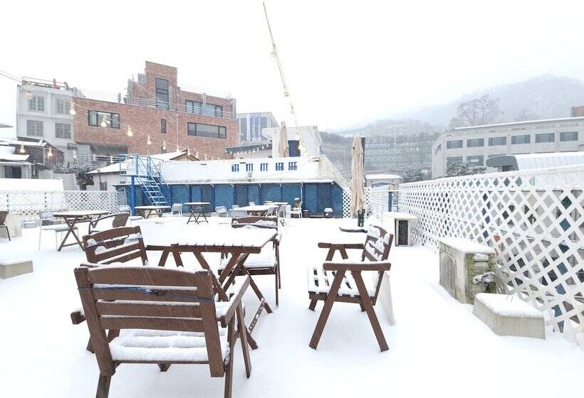 پانسیون Myeongdong Rooftop Hostel