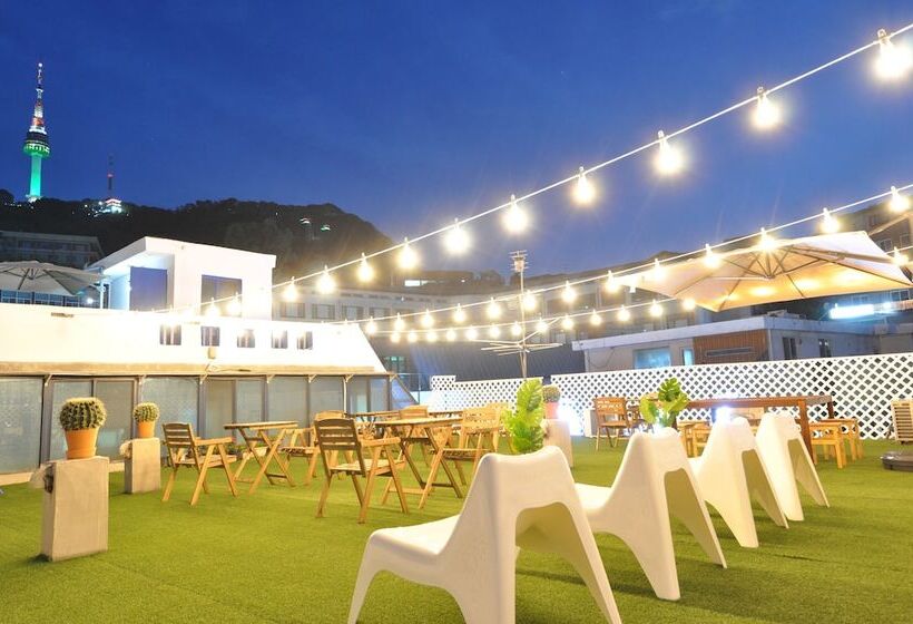 پانسیون Myeongdong Rooftop Hostel