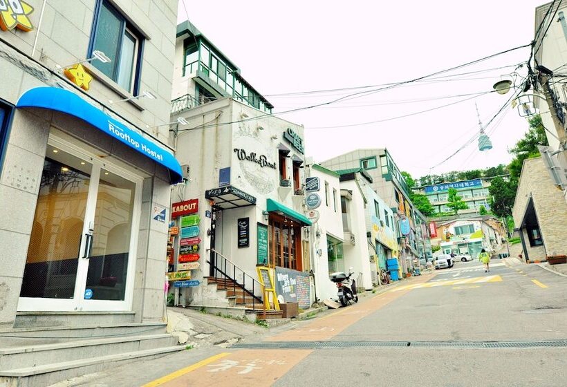 پانسیون Myeongdong Rooftop Hostel