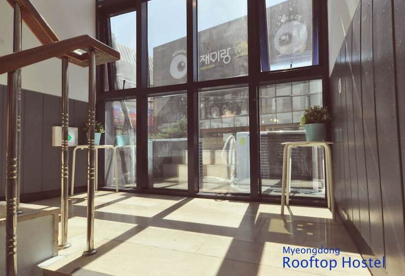 پانسیون Myeongdong Rooftop Hostel
