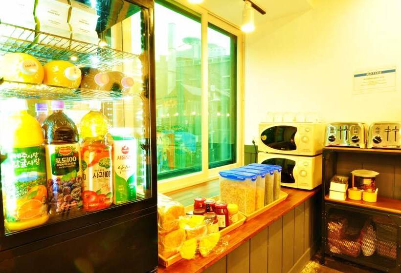 پانسیون Myeongdong Rooftop Hostel