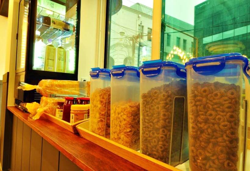 پانسیون Myeongdong Rooftop Hostel