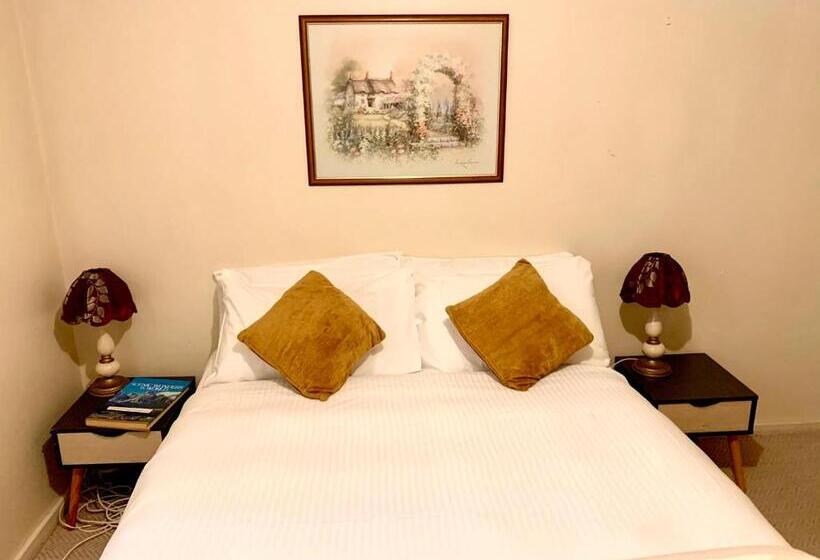 ペンション Victoria And Albert Guesthouse