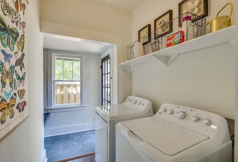 Walk To Bergfeld Park: 1928 Azalea District Home