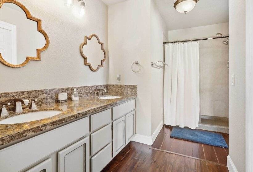 Charming Elk Grove Home   15 Mi To Sacramento!