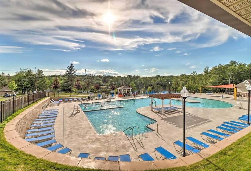 Community Perks: Family Poconos Home W/ Deck!
