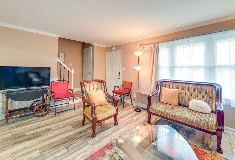 Cozy North Carolina Retreat Near Beaches & Golfing