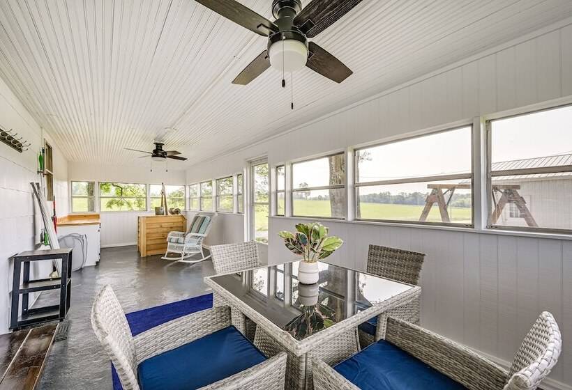 Dobson Farmhouse W/ Scenic Porch   Near Vineyards!
