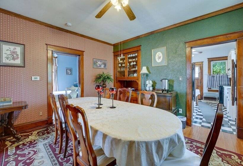 Dtwn Victorian Home   1 Mi To Lake Michigan Beach!