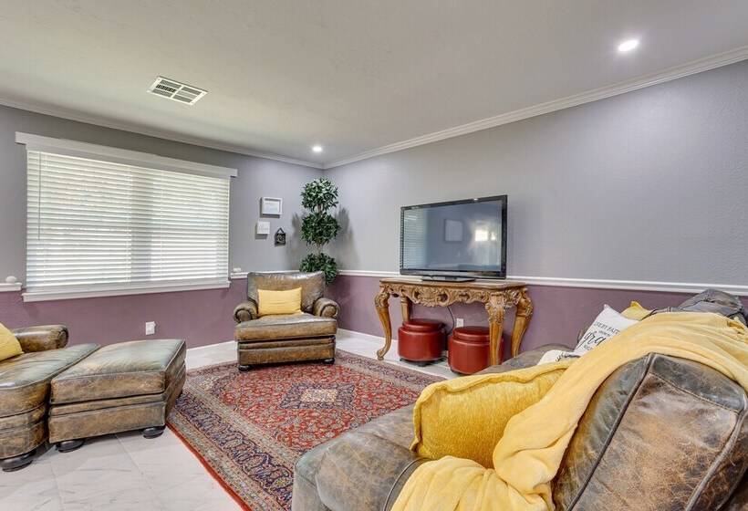 Edmond Home Near Colleges, Lakes, & Shopping!