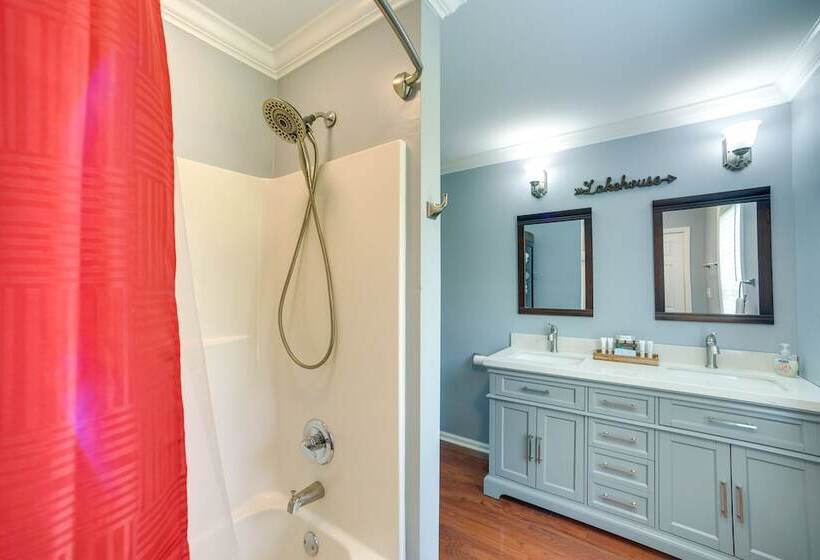 Guntersville Lake House: Dock & Boat Ramp Access!