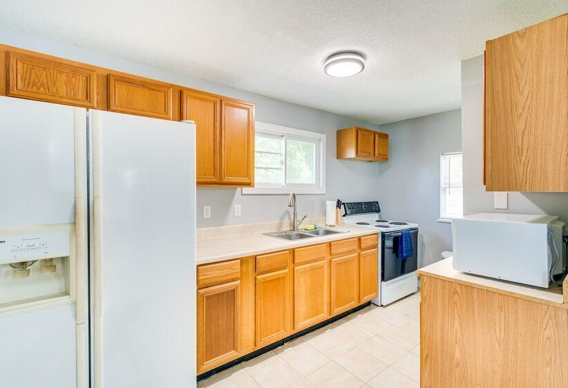 Keystone Heights Vacation Rental: On The Lake!