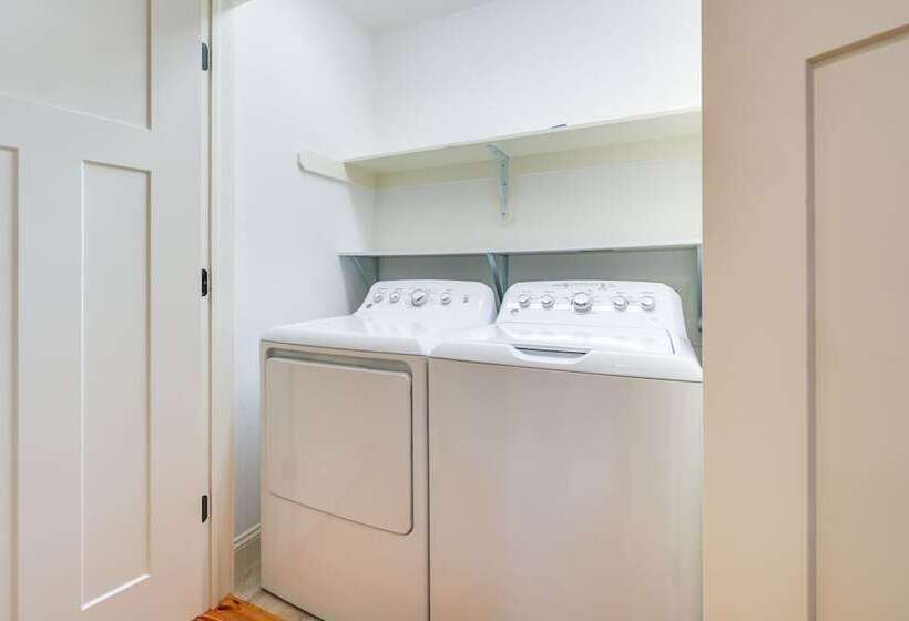 Kill Devil Hills Retreat W/ Gas Grill & Deck!