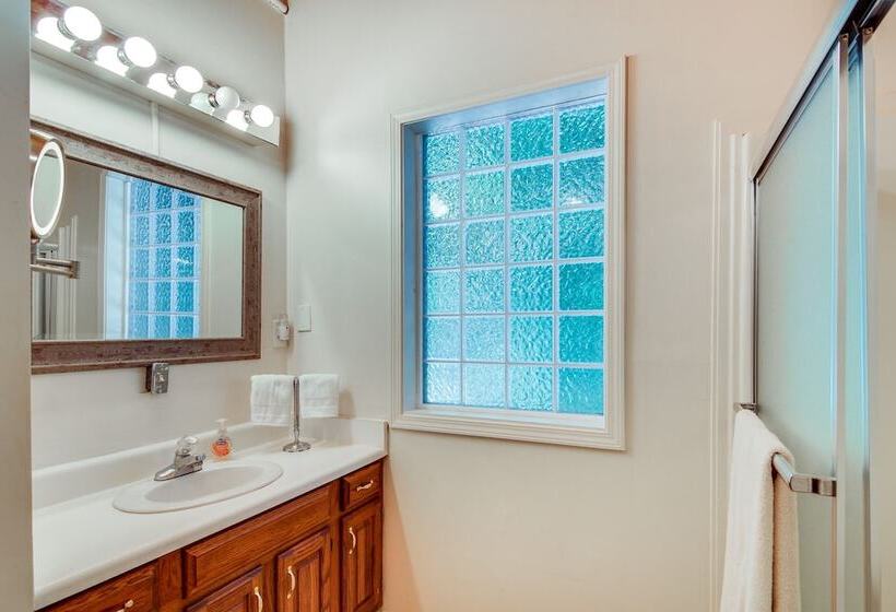 Hot Tub & Boat Dock: Lovely Lake Lure Retreat