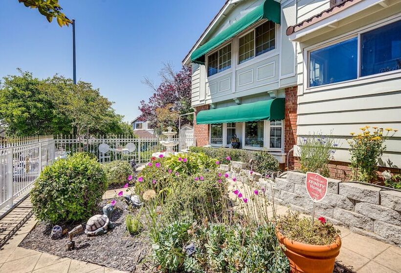 Lush Vallejo Cottage   20 Mi To Napa Wineries