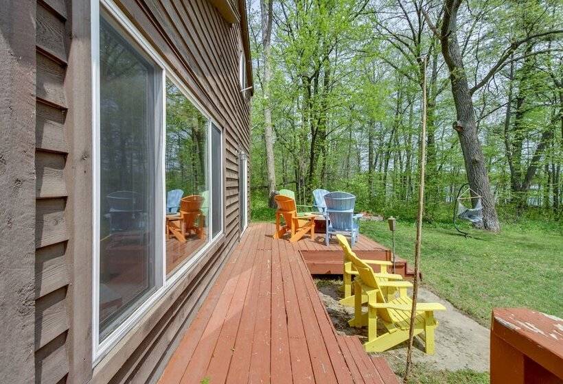 Minnesota Cabin W/ Deck & Private Beach