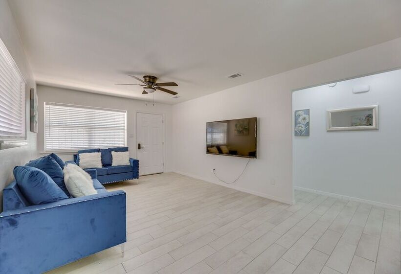 Modern Home In Edinburg: Half Mi Walk To Utrgv!