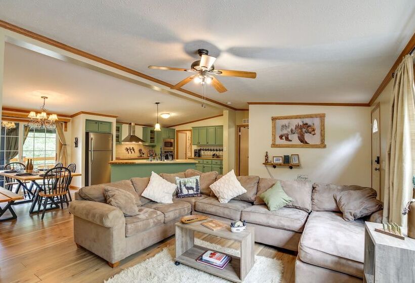 Modern Keystone Home: 4 Mi To Mount Rushmore!