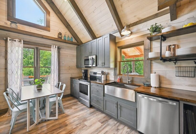 Modern Willis Cabin Retreat: 24 Acre Working Farm!
