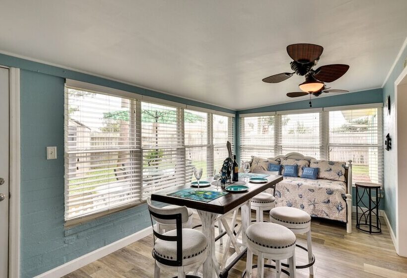 Ormond Beach Vacation Rental: Walk To Beaches!