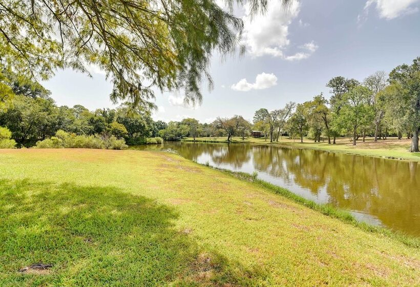 Indoor Pool: Peaceful Oasis In Hitchcock!