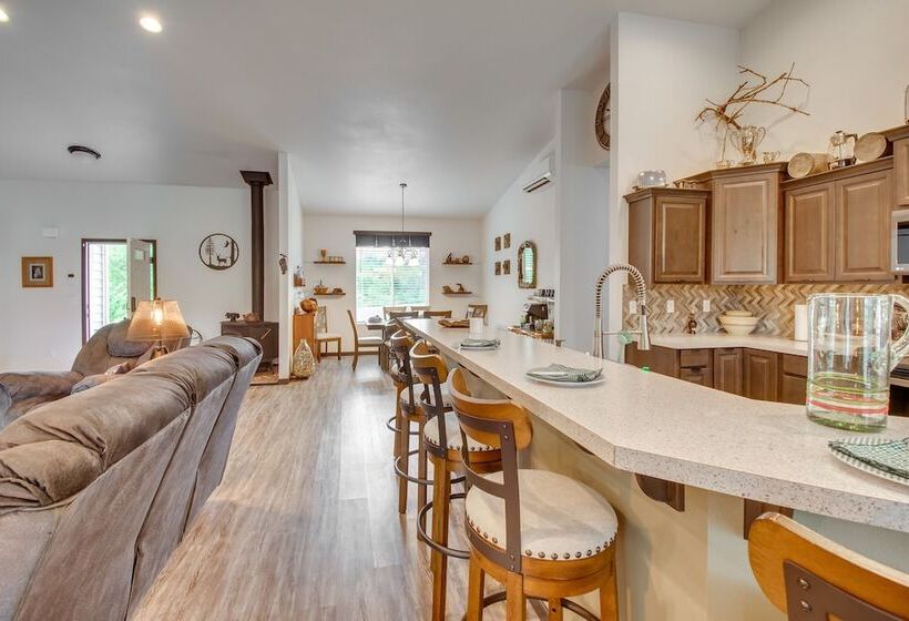 Peaceful Shelton Home W/ Spacious Yard & Fire Pit!