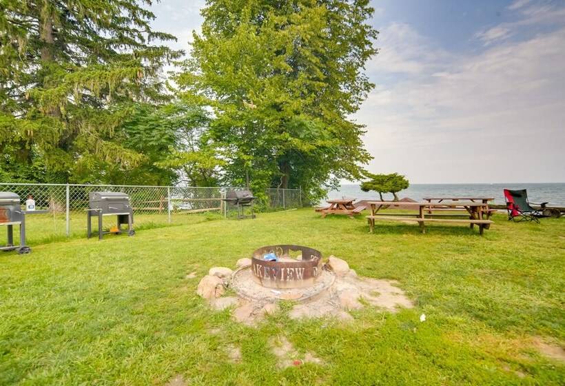 Pet Friendly Lake Erie Cottage   Walk To The Water